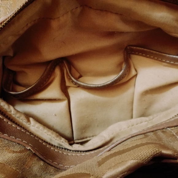 Liz Claiborne NYC Handbag - Picture 7 of 9